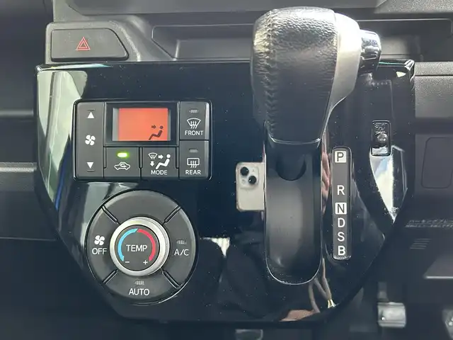 ダイハツ ウェイク G ターボ SA Ⅱ 島根県 2017(平29)年 5.2万km ブルーメタリック 登録時走行距離51966km/ワンオーナー/純正ナビ(Bluetooth・AM・FM・CD・DVD)/フルセグテレビ/バックカメラ/両側パワースライドドア/純正ドライブレコーダー/純正フロアマット/純正14インチアルミホイール/コーナーセンサー/レーンキープアシスト/衝突被害軽減ブレーキ/アイドリングストップ/横滑り防止装置/LEDヘッドライト/フォグランプ/オートライト/ロールサンシェード/ドアバイザー/プッシュスタート/スマートキー(スペアキー×1)/禁煙車