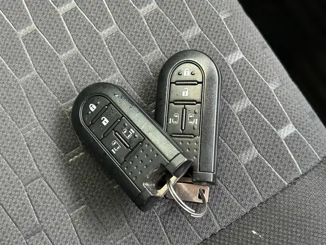 ダイハツ ウェイク G ターボ SA Ⅱ 島根県 2017(平29)年 5.2万km ブルーメタリック 登録時走行距離51966km/ワンオーナー/純正ナビ(Bluetooth・AM・FM・CD・DVD)/フルセグテレビ/バックカメラ/両側パワースライドドア/純正ドライブレコーダー/純正フロアマット/純正14インチアルミホイール/コーナーセンサー/レーンキープアシスト/衝突被害軽減ブレーキ/アイドリングストップ/横滑り防止装置/LEDヘッドライト/フォグランプ/オートライト/ロールサンシェード/ドアバイザー/プッシュスタート/スマートキー(スペアキー×1)/禁煙車