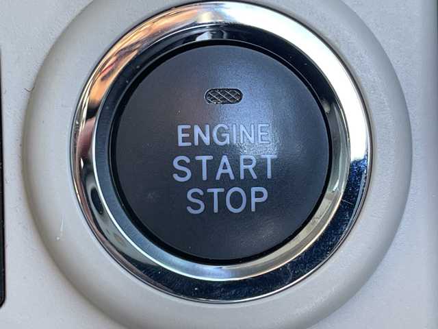 ダイハツ ムーヴ キャンバス G メイクアップ リミテッド　SAⅢ 道北・旭川 2019(令1)年 0.9万km パールホワイトⅢ/ファインミントメタリック 2トーン /4WD//禁煙車//純正ナビ/CD/DVD/BT/フルセグ/SD/HDMI//パノラミックビューモニター//両側パワースライドドア//アイドリングストップ//オートライト//スマートアシスト3/衝突軽減ブレーキ/誤発進抑制機能/対自転車・歩行者警報ブレーキ/オートハイビーム/前方発進お知らせ機能//ETC//ナビ連動ドライブレコーダー//横滑り防止//LEDヘッドライト//ステアリングスイッチ//純正フロアマット//ドアバイザー//保証書//スペアキー