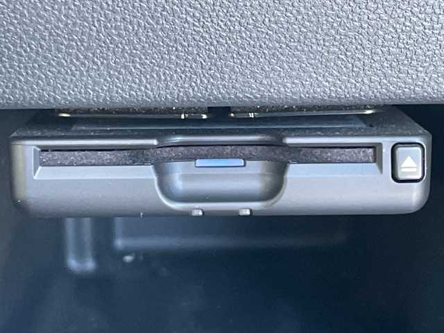 ダイハツ ムーヴ キャンバス G メイクアップ リミテッド　SAⅢ 道北・旭川 2019(令1)年 0.9万km パールホワイトⅢ/ファインミントメタリック 2トーン /4WD//禁煙車//純正ナビ/CD/DVD/BT/フルセグ/SD/HDMI//パノラミックビューモニター//両側パワースライドドア//アイドリングストップ//オートライト//スマートアシスト3/衝突軽減ブレーキ/誤発進抑制機能/対自転車・歩行者警報ブレーキ/オートハイビーム/前方発進お知らせ機能//ETC//ナビ連動ドライブレコーダー//横滑り防止//LEDヘッドライト//ステアリングスイッチ//純正フロアマット//ドアバイザー//保証書//スペアキー