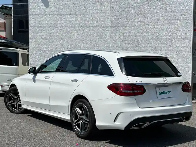 メルセデス・ベンツ Ｃ２００ ステーションワゴン アバンギャルドAMGライン 愛知県 2019(令1)年 8.8万km ポーラホワイト /禁煙車/正規ディーラ車//純正HDDナビ・フルセグTV・ドラレコ//バックカメラ/ビルトインETC2.0//アテンションアシスト//アダプディブハイビームアシストプラス//アクティブブレーキアシスト//クルーズコントロール//レーンチェンジアシスト//ブラインドスポッドアシスト//パーキングアシスト//レーンキープアシスト//エマージェンシーストップアシスト//PRE-SAFE//PRE-SAFEサウンド//ESP【横滑り防止】//CPA【衝突警告システム】//前後クリアランスソナー//道路標識アシスト//前席パワーシート・シートヒーター// 電動開閉テールゲート//社外18インチアルミホイール【スタッドレス】//純正18インチアルミホイール積込//LEDヘッドライト・オートライト//プッシュスタート//パドルシフト//革巻きステアリング・ステアリングスイッチ//電動格納ミラーウインカー//アイドリングストップ//タイヤ空気圧警告//スペアキー1本//取扱説明書//保証書