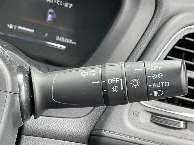 ホンダ ヴェゼル X ホンダセンシング 滋賀県 2018(平30)年 4.9万km プレミアムクリスタルレッドM 純正SDナビ/【フルセグTV、CD・DVD、Bluetooth】/バックカメラ/衝突被害軽減システム/車線逸脱警報/追従式クルーズコントロール/ハーフレザーシート/横滑り防止装置/ビルトインETC/ドライブレコーダー/アイドリングストップ/LEDヘッドライト/オートライト/フォグランプ/純正16インチAW/シートヒーター/電動パーキングブレーキ/プッシュスタート/スマートキー/純正フロアマット/スペアキー