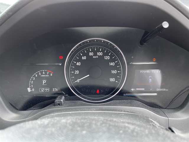ホンダ ヴェゼル X ホンダセンシング 滋賀県 2018(平30)年 4.9万km プレミアムクリスタルレッドM 純正SDナビ/【フルセグTV、CD・DVD、Bluetooth】/バックカメラ/衝突被害軽減システム/車線逸脱警報/追従式クルーズコントロール/ハーフレザーシート/横滑り防止装置/ビルトインETC/ドライブレコーダー/アイドリングストップ/LEDヘッドライト/オートライト/フォグランプ/純正16インチAW/シートヒーター/電動パーキングブレーキ/プッシュスタート/スマートキー/純正フロアマット/スペアキー