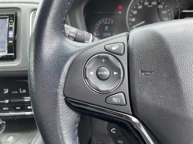 ホンダ ヴェゼル X ホンダセンシング 滋賀県 2018(平30)年 4.9万km プレミアムクリスタルレッドM 純正SDナビ/【フルセグTV、CD・DVD、Bluetooth】/バックカメラ/衝突被害軽減システム/車線逸脱警報/追従式クルーズコントロール/ハーフレザーシート/横滑り防止装置/ビルトインETC/ドライブレコーダー/アイドリングストップ/LEDヘッドライト/オートライト/フォグランプ/純正16インチAW/シートヒーター/電動パーキングブレーキ/プッシュスタート/スマートキー/純正フロアマット/スペアキー