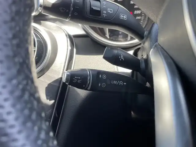 メルセデス・ベンツ Ｃ２００ ワゴン スポーツ 本革 栃木県 2017(平29)年 6.8万km ダイヤモンドホワイト レーダーセーフティパッケージ/赤革シート/エアバランスパッケージ/ナビ/フルセグTV/バックカメラ/ETC/パワーバックドア/　フットオープナー/パワーシート /シートヒーター /ディストロニック /パークトロニック /レーンキープアシスト/ブラインドスポット /ドライブレコーダー前後/アンビエントライト