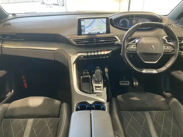 プジョー ３００８ GT ブルー HDi 熊本県 2020(令2)年 5.9万km 黒 ・スマートキー/・プッシュスタート/・パノラマサンルーフ/・アクティブセーフティブレーキ/・疲労検知/・インテリジェントハイビーム/・レーンキープアシスト/・パーキングアシスト/・パーキングセンサー/・ブラインドスポットモニター/・疲労検知/・クルーズコントロール(追従式)/・ハーフレザーシート/・D席パワーシート/・前席シートヒーター /・純正メモリナビ/　【Bluetooth・USB・AppleCarPlay・AndroidAuto】/・フルセグTV/・バックカメラ/・フロントカメラ＆左サイドカメラ/・ETC/・パワーバックドア/・LEDヘッドランプ/・LEDフォグランプ/・純正マット