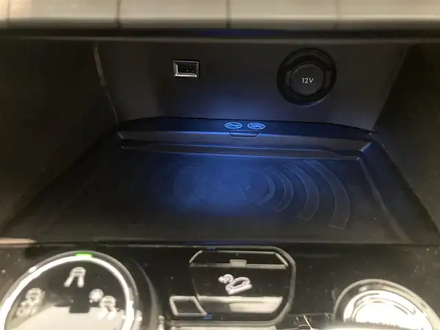 プジョー ３００８ GT ブルー HDi 熊本県 2020(令2)年 5.9万km 黒 ・スマートキー/・プッシュスタート/・パノラマサンルーフ/・アクティブセーフティブレーキ/・疲労検知/・インテリジェントハイビーム/・レーンキープアシスト/・パーキングアシスト/・パーキングセンサー/・ブラインドスポットモニター/・疲労検知/・クルーズコントロール(追従式)/・ハーフレザーシート/・D席パワーシート/・前席シートヒーター /・純正メモリナビ/　【Bluetooth・USB・AppleCarPlay・AndroidAuto】/・フルセグTV/・バックカメラ/・フロントカメラ＆左サイドカメラ/・ETC/・パワーバックドア/・LEDヘッドランプ/・LEDフォグランプ/・純正マット