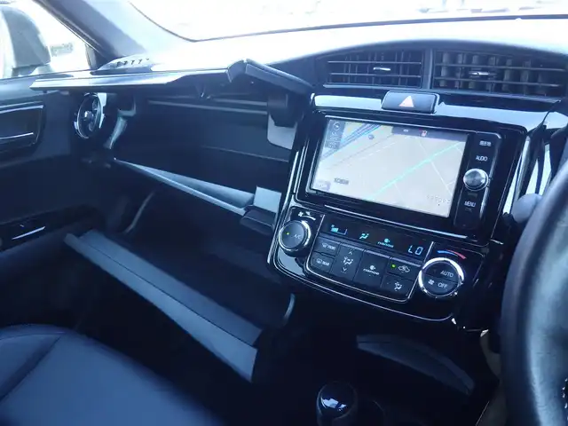 トヨタ カローラ フィールダー 1．5G ダブルバイビー 千葉県 2018(平30)年 3.2万km ブラックマイカ Toyota Safety Sense/・プリクラッシュセーフティ/・レーンディパーチャーアラート/・オートハイビーム/純正SDナビ/地デジTV/【DVD/CD再生機能　Bluetooth接続】/ハーフレザーシート/革巻きステアリング/LEDヘッドライト/LEDフォグライト/ウインカーミラー/純正16インチアルミホイル/サイド/カーテンエアバッグ/スマートキー