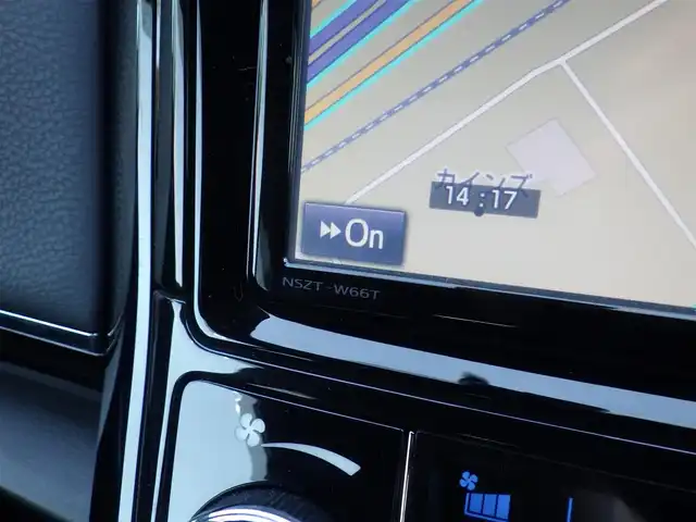 トヨタ カローラ フィールダー 1．5G ダブルバイビー 千葉県 2018(平30)年 3.2万km ブラックマイカ Toyota Safety Sense/・プリクラッシュセーフティ/・レーンディパーチャーアラート/・オートハイビーム/純正SDナビ/地デジTV/【DVD/CD再生機能　Bluetooth接続】/ハーフレザーシート/革巻きステアリング/LEDヘッドライト/LEDフォグライト/ウインカーミラー/純正16インチアルミホイル/サイド/カーテンエアバッグ/スマートキー