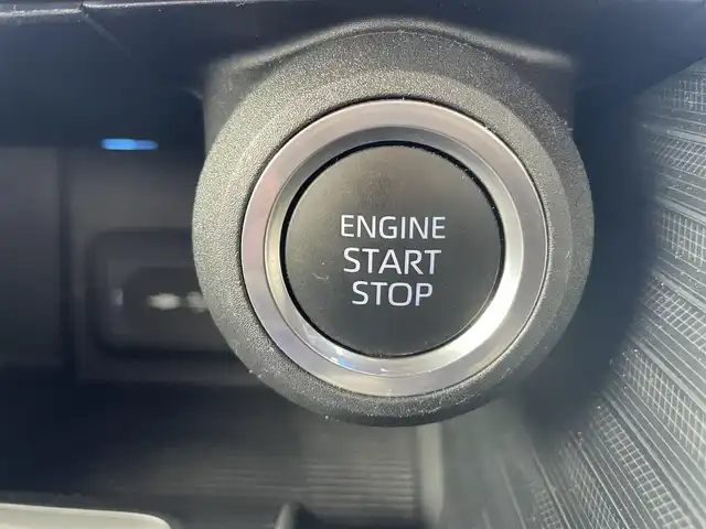トヨタ ハリアー G 熊本県 2020(令2)年 4.6万km ホワイトパールクリスタルシャイン メーカー純正ディスプレイオーディオ/【/Bluetoothオーディオ/Apple Car Play/ラジオ】/ワンオーナー/バックカメラ/ETC/LEDヘッドライト/デジタルインナーミラー/ACC/LKA/RCTA/プリクラッシュ/パーキングアシスト/ブラインドスポット/クリアランスソナー/MTモード付/純正18インチAW/保証書/取扱説明書