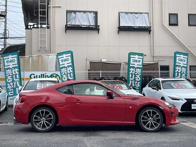 トヨタ ８６ GT 愛知県 2018(平30)年 5.2万km ピュアレッド /禁煙//後期/F型//トルセンLSD//社外メモリナビ//AM/FM/CD/DVD/SD/USB/BT//フルセグTV//バックカメラ//ETC//クルーズコントロール//社外デジタルインナーミラー//Bi-BeamオートベアリングLEDヘッドライト//フォグランプ//純正17インチアルミホイール//フォグランプ//本革巻きステアリング//ステアリングスイッチ//パドルシフト//MTモード付きAT//TRACK モード//SNOW/SPORTモード//電動格納ミラー//横滑り防止装置//プッシュスタート//スマートキー//保証書//取扱説明書