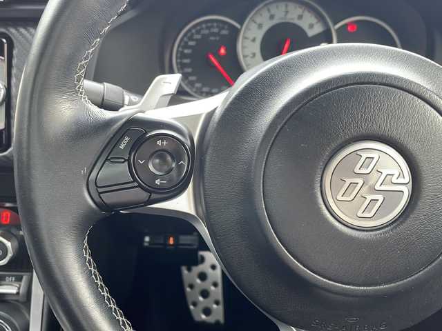 トヨタ ８６ GT 愛知県 2018(平30)年 5.2万km ピュアレッド /禁煙//後期/F型//トルセンLSD//社外メモリナビ//AM/FM/CD/DVD/SD/USB/BT//フルセグTV//バックカメラ//ETC//クルーズコントロール//社外デジタルインナーミラー//Bi-BeamオートベアリングLEDヘッドライト//フォグランプ//純正17インチアルミホイール//フォグランプ//本革巻きステアリング//ステアリングスイッチ//パドルシフト//MTモード付きAT//TRACK モード//SNOW/SPORTモード//電動格納ミラー//横滑り防止装置//プッシュスタート//スマートキー//保証書//取扱説明書