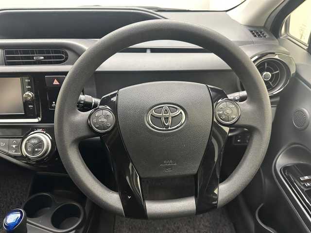 トヨタ アクア S スタイルブラック 茨城県 2017(平29)年 6.7万km ディープアメジストマイカメタリック 純正SDナビ（NSZT-W66T）/（フルセグ/CD/DVD/SD/Bluetooth）/バックカメラ/ビルトインETC/純正ドアバイザー/オートハイビーム/PCS/LDA/ヘッドライトレベライザー