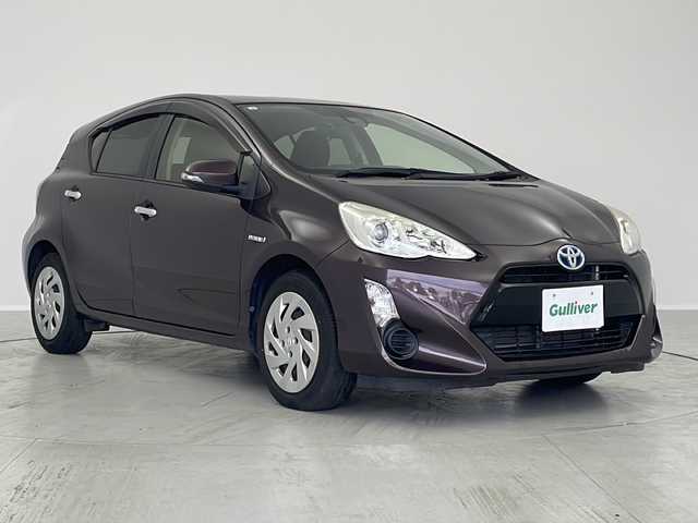 トヨタ アクア S スタイルブラック 茨城県 2017(平29)年 6.7万km ディープアメジストマイカメタリック 純正SDナビ（NSZT-W66T）/（フルセグ/CD/DVD/SD/Bluetooth）/バックカメラ/ビルトインETC/純正ドアバイザー/オートハイビーム/PCS/LDA/ヘッドライトレベライザー