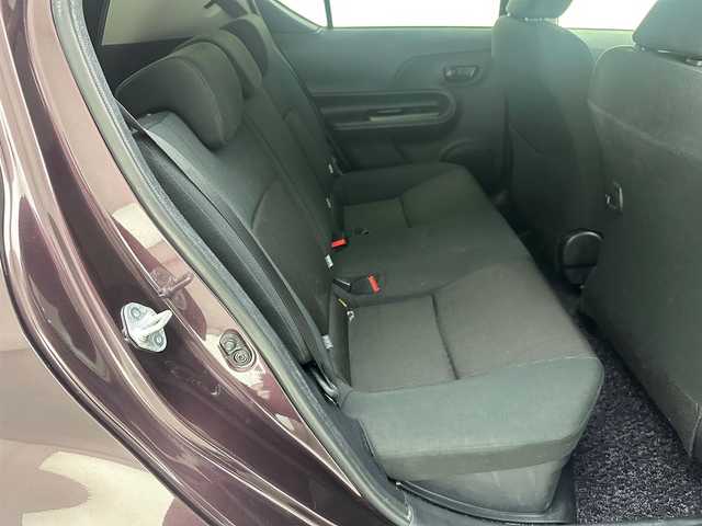 トヨタ アクア S スタイルブラック 茨城県 2017(平29)年 6.7万km ディープアメジストマイカメタリック 純正SDナビ（NSZT-W66T）/（フルセグ/CD/DVD/SD/Bluetooth）/バックカメラ/ビルトインETC/純正ドアバイザー/オートハイビーム/PCS/LDA/ヘッドライトレベライザー