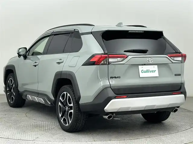 トヨタ ＲＡＶ４ アドベンチャー 道央・札幌 2020(令2)年 5.2万km アーバンカーキ ・４WD/・純正9インチナビ/　CD/DVD/SD/BT/フルセグ/・バックカメラ/・デジタルインナーミラー/・ビルトインETC/・トヨタセーフティセンス/・レーダークルーズコントロール/・レーンキープアシスト/・オートハイビーム/・クリアランスソナー/・JAOS製バンパーガード/・JAOS製サイドガード/・パワーシート/・LEDヘッドライト/・フォグライト/・オートライト/・プッシュスタート/・スマートキー/・純正フロアマット/・ドアバイザー
