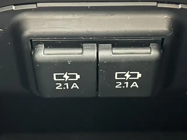 トヨタ ＲＡＶ４ アドベンチャー 道央・札幌 2020(令2)年 5.2万km アーバンカーキ ・４WD/・純正9インチナビ/　CD/DVD/SD/BT/フルセグ/・バックカメラ/・デジタルインナーミラー/・ビルトインETC/・トヨタセーフティセンス/・レーダークルーズコントロール/・レーンキープアシスト/・オートハイビーム/・クリアランスソナー/・JAOS製バンパーガード/・JAOS製サイドガード/・パワーシート/・LEDヘッドライト/・フォグライト/・オートライト/・プッシュスタート/・スマートキー/・純正フロアマット/・ドアバイザー