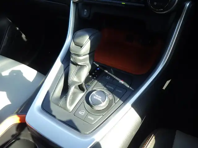 トヨタ ＲＡＶ４ アドベンチャー 千葉県 2020(令2)年 5.2万km アーバンカーキ Toyota Safety Sense/・プリクラッシュセーフティ/・レーンディパーチャーアラート/・オートハイビーム/・レーダークルーズコントロール/純正SDナビ/地デジTV/【DVD/CD再生機能　Bluetooth接続】/バックカメラ/運転席パワーシート/ステアリングスイッチ/ETC/LEDヘッドライト/フォグライト/ウインカーミラー/クリアランスソナー/純正19インチアルミホイル/サイド/カーテンエアバッグ/スマートキー