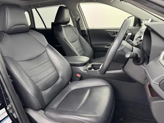 トヨタ ＲＡＶ４ G Zパッケージ 福岡県 2019(令1)年 5.1万km アティチュードブラックマイカ パノラマムーンルーフ　/モデリスタエアロ　/アルパインナビ/フルセグTV　/ヘッドレストモニター　/デジタルルームミラー　/ＥＴＣ　/前後ドラレコ　/トヨタセーフティセンス　/レーダークルコン　/コーナーセンサー　/衝突軽減ブレーキ　/レーンキープ　/アクセル踏み間違い防止　/ブラインドスポットモニター　/ヒルディセントコントロール　/パワーバックドア　/シートメモリー付きパワーシート　/シートヒーター　/ステアリングヒーター　/純正１９インチアルミホイール