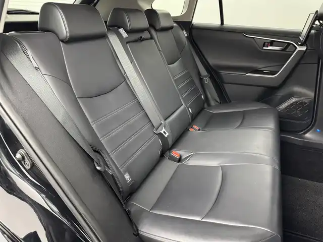 トヨタ ＲＡＶ４ G Zパッケージ 福岡県 2019(令1)年 5.1万km アティチュードブラックマイカ パノラマムーンルーフ　/モデリスタエアロ　/アルパインナビ/フルセグTV　/ヘッドレストモニター　/デジタルルームミラー　/ＥＴＣ　/前後ドラレコ　/トヨタセーフティセンス　/レーダークルコン　/コーナーセンサー　/衝突軽減ブレーキ　/レーンキープ　/アクセル踏み間違い防止　/ブラインドスポットモニター　/ヒルディセントコントロール　/パワーバックドア　/シートメモリー付きパワーシート　/シートヒーター　/ステアリングヒーター　/純正１９インチアルミホイール