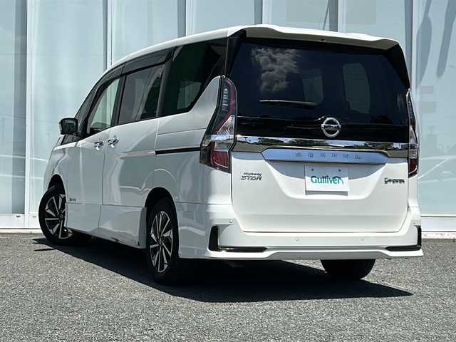 日産 セレナ e－パワー ハイウェイスター V 福岡県 2019(令1)年 3.9万km ブリリアントホワイトパール ・純正ナビ（フルセグ/CD/DVD）/・全方位カメラ/・両側パワースライドドア/・エマージェンシーブレーキ/・オートクルーズコントロール/・クリアランスソナー/・レーンキープアシスト/・横滑り防止装置/・BSM/・LEDヘッドライト/・LEDフォグライト/・オートライト/・純正16インチAW/・ドライブレコーダー/・スペアキー/・USB入力端子/・純正フロアマット/・インテリジェントキー
