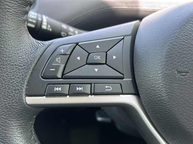 日産 セレナ e－パワー ハイウェイスター V 福岡県 2019(令1)年 3.9万km ブリリアントホワイトパール ・純正ナビ（フルセグ/CD/DVD）/・全方位カメラ/・両側パワースライドドア/・エマージェンシーブレーキ/・オートクルーズコントロール/・クリアランスソナー/・レーンキープアシスト/・横滑り防止装置/・BSM/・LEDヘッドライト/・LEDフォグライト/・オートライト/・純正16インチAW/・ドライブレコーダー/・スペアキー/・USB入力端子/・純正フロアマット/・インテリジェントキー