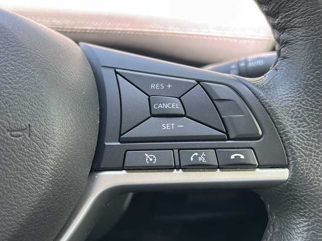 日産 セレナ e－パワー ハイウェイスター V 福岡県 2019(令1)年 3.9万km ブリリアントホワイトパール ・純正ナビ（フルセグ/CD/DVD）/・全方位カメラ/・両側パワースライドドア/・エマージェンシーブレーキ/・オートクルーズコントロール/・クリアランスソナー/・レーンキープアシスト/・横滑り防止装置/・BSM/・LEDヘッドライト/・LEDフォグライト/・オートライト/・純正16インチAW/・ドライブレコーダー/・スペアキー/・USB入力端子/・純正フロアマット/・インテリジェントキー