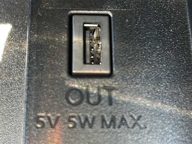 日産 セレナ e－パワー ハイウェイスター V 福岡県 2019(令1)年 3.9万km ブリリアントホワイトパール ・純正ナビ（フルセグ/CD/DVD）/・全方位カメラ/・両側パワースライドドア/・エマージェンシーブレーキ/・オートクルーズコントロール/・クリアランスソナー/・レーンキープアシスト/・横滑り防止装置/・BSM/・LEDヘッドライト/・LEDフォグライト/・オートライト/・純正16インチAW/・ドライブレコーダー/・スペアキー/・USB入力端子/・純正フロアマット/・インテリジェントキー