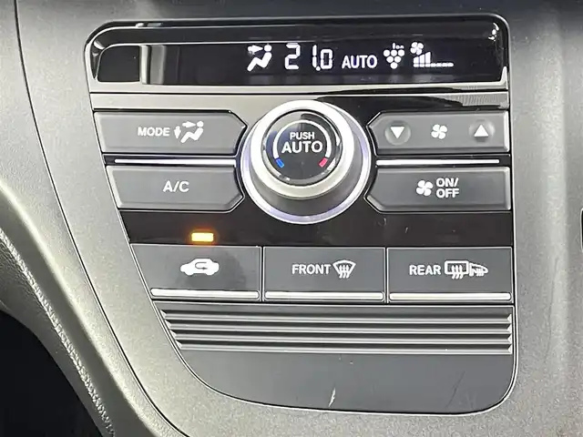 ホンダ フリード G ホンダセンシング 千葉県 2016(平28)年 10万km ホワイトオーキッドパール ホンダセンシング/・衝突軽減ブレーキ/・先行車発進お知らせ/・路外逸脱警報/・レーンキープアシスト/・標識認識/純正9インチSDナビ/CD DVD BT MSV フルセグ/バックカメラ/両側パワースライドドア/アダプティブクルーズコントロール/LEDオートライト/ハーフレザーシート/純正15インチアルミホイール/革巻きステアリング/ステアリングスイッチ/ウォークスルー/純正フロアマット/プッシュスタート/スマートキー