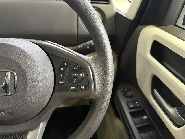 ホンダ Ｎ ＢＯＸ G L ホンダセンシング 京都府 2018(平30)年 6.9万km クリスタルブラックパール ホンダセンシング/・衝突軽減ブレーキ/・誤発進抑制機能/・後方誤発進抑制機能/・先行車発進お知らせ機能/・アダブティブクルーズコントロール/・オートハイビーム/・路外逸脱抑制機能/カロッツェリアメモリーナビ、地デジ/バックカメラ/運転席シートヒーター/ビルトインETC/左側パワースライドドア/ステアリングスイッチ/USB端子