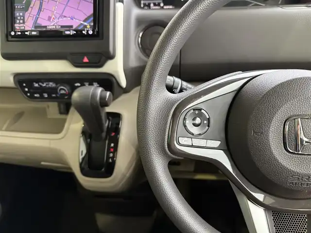 ホンダ Ｎ ＢＯＸ G L ホンダセンシング 京都府 2018(平30)年 6.9万km クリスタルブラックパール ホンダセンシング/・衝突軽減ブレーキ/・誤発進抑制機能/・後方誤発進抑制機能/・先行車発進お知らせ機能/・アダブティブクルーズコントロール/・オートハイビーム/・路外逸脱抑制機能/カロッツェリアメモリーナビ、地デジ/バックカメラ/運転席シートヒーター/ビルトインETC/左側パワースライドドア/ステアリングスイッチ/USB端子