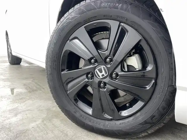 ホンダ フリード ハイブリット G ブラックスタイル 福島県 2023(令5)年 2.3万km プラチナホワイトパール ホンダセンシング/・衝突軽減ブレーキ（CMBS）/・誤発進抑制機能/・後方誤発進抑制機能/・近距離衝突軽減ブレーキ/・歩行者事故低減ステアリング/・路外逸脱抑制機能/・アダプティブクルーズコントロール（ACC）/・車線維持支援システム（LKAS）/・トラフィックジャムアシスト(渋滞運転支援機能）/・先行車発進お知らせ機能/・標識認識機能/・後退出庫サポート/・急アクセル抑制機能/純正ナビ：VXM-224VFi/・フルセグ/BT/CD/DVD/SD/USB/FM/AM/・バックカメラ/・ETC/両側パワースライドドア/ドライブレコーダー/シートヒーター/革巻きステアリング/・ステアリングスイッチ/ＬＥＤヘッドライト/・オートライト/純正フロント/ドアバイザー/電動格納ミラー/スマートキー/・プッシュスタート