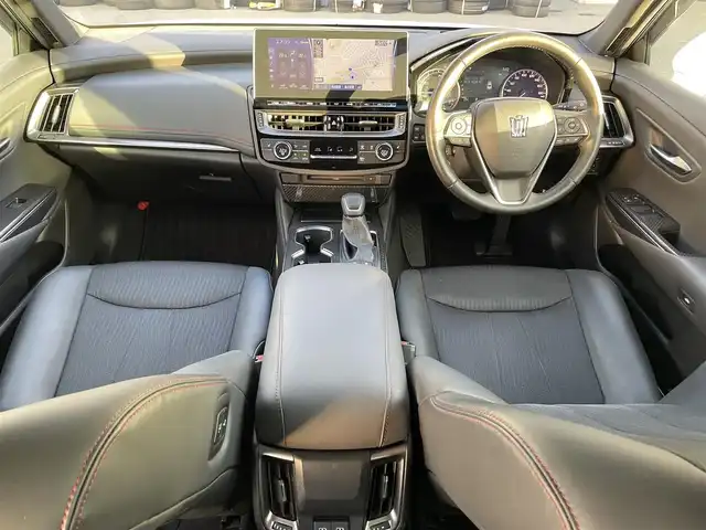 トヨタ クラウン ハイブリッド RS 滋賀県 2021(令3)年 3.3万km プレシャスホワイトパール 純正12.3インチナビ/【Bluetooth/CD/DVD/フルセグTV/Miracast】/トヨタセーフティセンス/・プリクラッシュセーフティ/・レーンディパーチャーアラート/・追従クルーズコントロール/・オートマチックハイビーム/クリアランスソナー/ブラインドスポットモニター/全方位カメラ/ハーフレザーシート/LEDヘッドライト/D/Nパワーシート/D/Nシートヒーター/ステアリングヒーター/ビルトインETC2.0/プッシュスタート/スマートキー/ステアリングリモコン