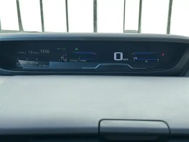 ホンダ フリード ハイブリット EX 大阪府 2019(令1)年 2.2万km ホワイトオーキッドパール 純正7インチナビ/　（CD/DVD/Bluetooth/USB/SD）/ホンダセンシング /モデューロエアロ/　（フロント、サイド、リア） /バックカメラ /ビルトインETC /Cパッケージ/　（プラズマクラスター搭載エアコン/ロールサンシェード/IR/UVカットガラス/コンフォートビューパッケージ）/Sパッケージ/　（本革巻きステアリング/コンビシート＆専用インテリア/15インチアルミホイール/シートバックアッパーポケット） /ハーフレザーシート/　（前席シートヒーター） /前後ドライブレコーダー /両側パワースライドドア/LEDヘッドライト/　（アクティブコーナリングライト）/純正フロアマット/　（ラゲッジマットなし）