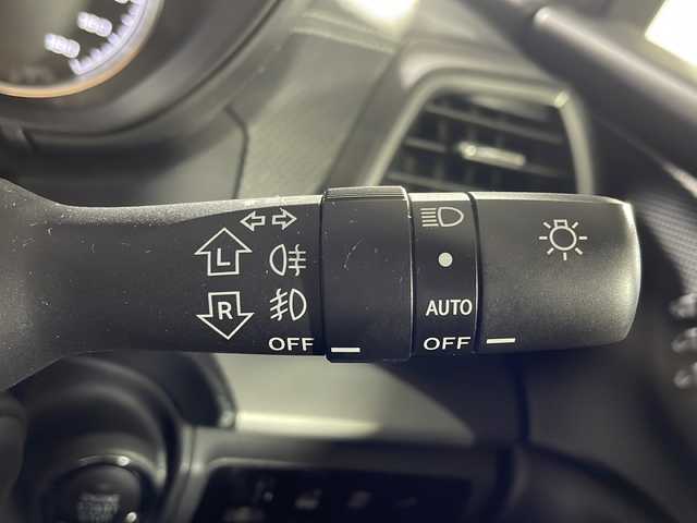 スバル フォレスター プレミアム 沖縄県 2018(平30)年 9.9万km クリスタルホワイトP 禁煙車/アイサイト/衝突軽減ブレーキ/レーンキープアシスト/純正ナビ8インチナビ/AM/FM/CD/DVD/フルセグTV/Bluetooth/USB/バック、フロント、サイドカメラ/シートヒーター全席/パワーシートD/N/シートメモリー/ハーフレザーシート/ブラインドスポットモニター/コーナーセンサー後/スマートリアビューミラー/ステアリングリモコン/ステアリングヒーター/パドルシフト/LEDヘッドライト/サイド、カーテンエアバッグ/ABS/横滑り防止装置/取扱説明書/保証書/プッシュスタート/スペアキー有