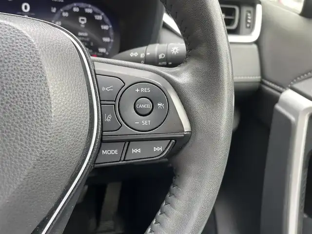 トヨタ ＲＡＶ４ G 埼玉県 2023(令5)年 5.6万km アティチュードブラックマイカ /ワンオーナー//4WD//純正10.5型メモリナビ//フルセグTV//全方位モニター//Bluetoothオーディオ//黒レザーシート//運転席パワーシート//前2席シートヒータ&エアシート//ステアリングヒーター//アダプティブクルーズコントロール//ビルトインETC2.0//スマートキーx2//LEDヘッドライト&LEDフォグ//パワーバックドア//PCS/LTA/BSM//RCTA/PKSB/RSA//クリアランスソナー//ドライブレコーダー//W.サイドエアバッグ//カーテン.ニーエアバッグ//ABS/横滑り防止装置//オートライト/オートハイビーム//革巻きステアリング//スモークフィルム//ドアバイザー//純正18インチAW//新車時保証書//取扱説明書//マルチメディア取説