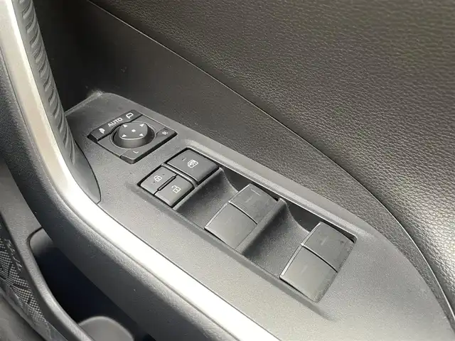 トヨタ ＲＡＶ４ G 埼玉県 2023(令5)年 5.6万km アティチュードブラックマイカ /ワンオーナー//4WD//純正10.5型メモリナビ//フルセグTV//全方位モニター//Bluetoothオーディオ//黒レザーシート//運転席パワーシート//前2席シートヒータ&エアシート//ステアリングヒーター//アダプティブクルーズコントロール//ビルトインETC2.0//スマートキーx2//LEDヘッドライト&LEDフォグ//パワーバックドア//PCS/LTA/BSM//RCTA/PKSB/RSA//クリアランスソナー//ドライブレコーダー//W.サイドエアバッグ//カーテン.ニーエアバッグ//ABS/横滑り防止装置//オートライト/オートハイビーム//革巻きステアリング//スモークフィルム//ドアバイザー//純正18インチAW//新車時保証書//取扱説明書//マルチメディア取説