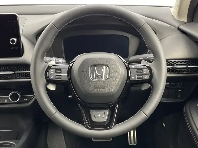 ホンダ ＺＲ－Ｖ ハイブリッド e:HEV Z 新潟県 2024(令6)年 1.3万km クリスタルブラックパール 純正メモリナビ/　フルセグTV/Bluetooth/USB/ホンダセンシング/・衝突被害軽減ブレーキ/・先行車発進お知らせ機能/・歩行者事故低減ステアリング/・路外逸脱抑制機能/・標識認識機能/・渋滞追従機能付アダプティブクルーズコントロール/・車線維持支援システム/・トラフィックジャムアシスト(渋滞運転支援機能)/・ブラインドスポットインフォメーション/・誤発進抑制機能/・後方誤発進抑制機能/・近距離衝突軽減ブレーキ/・パーキングセンサーシステム/・後退出庫サポート/・オートハイビーム/・アダプティブドライビングビーム/MUGENエアロ/BOSEプレミアムサウンドシステム/パワーバックドア/レザーシート/前席シートヒーター/前席パワーシート/D席メモリーシート/全方位モニター/ビルトインETC2.0/前後コーナーセンサー/ヒルディセントコントロール/ステアリングヒーター/オートマチックハイビーム/LEDヘッドライト/オートライト/横滑り防止装置/パドルシフト/レザーステアリング/置くだけ充電