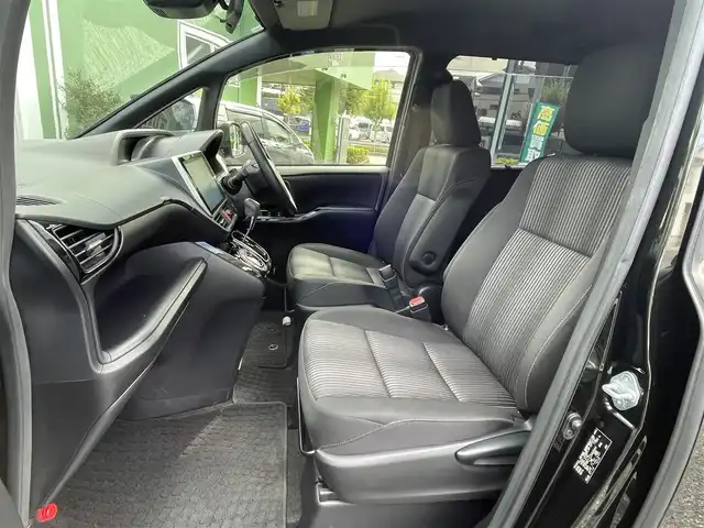 トヨタ ヴォクシー ZS 埼玉県 2017(平29)年 5.1万km イナズマスパーキングブラックガラスフレーク 純正９インチナビTV/純正AW/ビルトインETC/片側パワースライドドア/クルコン/バックカメラ/プッシュスタート/プリクラッシュ/車線逸脱警報装置/取扱説明書/保証書付整備手帳