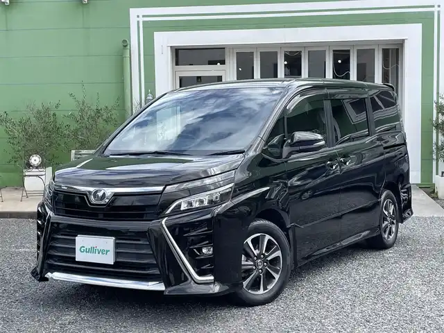 トヨタ ヴォクシー ZS 埼玉県 2017(平29)年 5.1万km イナズマスパーキングブラックガラスフレーク 純正９インチナビTV/純正AW/ビルトインETC/片側パワースライドドア/クルコン/バックカメラ/プッシュスタート/プリクラッシュ/車線逸脱警報装置/取扱説明書/保証書付整備手帳