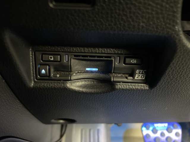 トヨタ ヴォクシー ハイブリッド S－Z 埼玉県 2024(令6)年 1万km グリッターブラックガラスフレーク モデリスタフルエアロ/ユニバーサルステップ/駐車支援システム/純正ディスプレイオーディオ/(Bluetooth/USB/AM/FM)/CD/DVDキッド/地デジフルセグ/全方位カメラ/ETC2.0/前後ドライブレコーダー/アダプティブクルーズコントロール/衝突軽減ブレーキ/ブラインドスポットモニター/車線逸脱警報/クリアランスソナー/ドライバーモニター/ヘッドアップディスプレイ/パワーバックドア/デジタルインナーミラー/1・2列目シートヒーター/電子パーキングシステム/ブレーキホールド/ドライブモードセレクト/ロールサンシェード/ウィンカーミラー/電動格納ミラー/社外センターコンソール/社外フロアマット/純正ドアバイザー/純正17インチアルミホイール