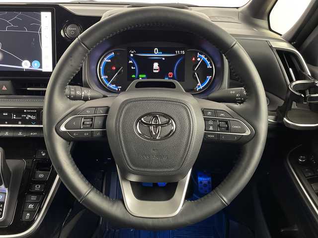 トヨタ ヴォクシー ハイブリッド S－Z 埼玉県 2024(令6)年 1万km グリッターブラックガラスフレーク モデリスタフルエアロ/ユニバーサルステップ/駐車支援システム/純正ディスプレイオーディオ/(Bluetooth/USB/AM/FM)/CD/DVDキッド/地デジフルセグ/全方位カメラ/ETC2.0/前後ドライブレコーダー/アダプティブクルーズコントロール/衝突軽減ブレーキ/ブラインドスポットモニター/車線逸脱警報/クリアランスソナー/ドライバーモニター/ヘッドアップディスプレイ/パワーバックドア/デジタルインナーミラー/1・2列目シートヒーター/電子パーキングシステム/ブレーキホールド/ドライブモードセレクト/ロールサンシェード/ウィンカーミラー/電動格納ミラー/社外センターコンソール/社外フロアマット/純正ドアバイザー/純正17インチアルミホイール