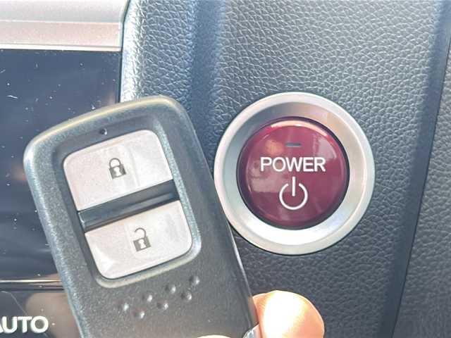 ホンダ フィット ハイブリット Sパッケージ 鳥取県 2013(平25)年 16.9万km アトラクトイエローパール ワンオーナー/スマートキー/パドルシフト/純正フルエアロ/シティブレーキサポート/レーンデパーチャーアラート/メーカーインターナビ/フルセグ・Bluetooth/バックカメラ/HDMI/USB入力/社外スピーカー/モデューロ製AWラジアル４本積込/LEDヘッドライト/フォグライト/ビルトインETC/保証書・取説