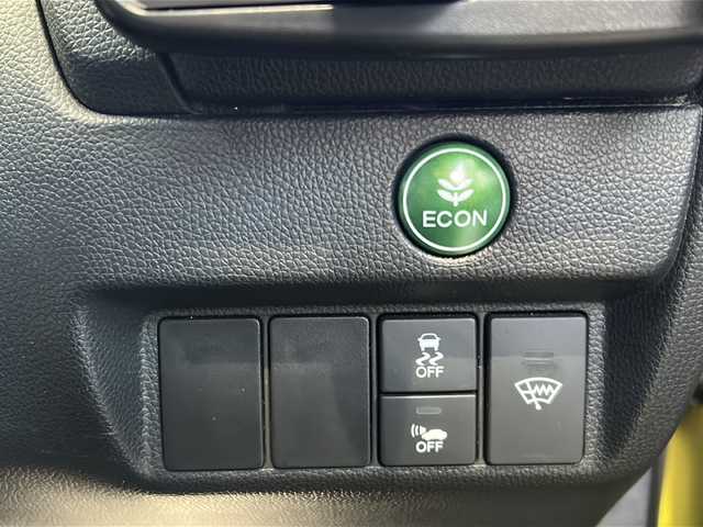 ホンダ フィット ハイブリット Sパッケージ 鳥取県 2013(平25)年 16.9万km アトラクトイエローパール ワンオーナー/スマートキー/パドルシフト/純正フルエアロ/シティブレーキサポート/レーンデパーチャーアラート/メーカーインターナビ/フルセグ・Bluetooth/バックカメラ/HDMI/USB入力/社外スピーカー/モデューロ製AWラジアル４本積込/LEDヘッドライト/フォグライト/ビルトインETC/保証書・取説