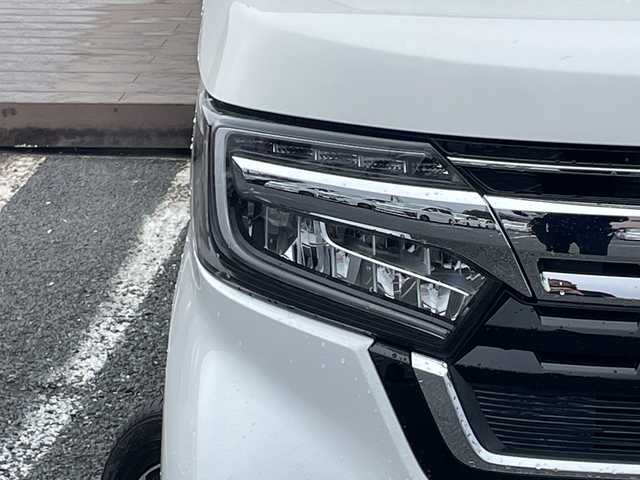 ホンダ Ｎ ＢＯＸ カスタム L 千葉県 2023(令5)年 1.7万km プラチナホワイトパール ナビＣＮ－ＨＥ０２Ｄ　バックカメラ　電動スライドドア　ＢＴ　フルセグＴＶ　ＤＶＤ　シートヒーター　ＥＴＣ　ホンダセンシング　電子パーキング　ブレーキホールド　レーダークルーズ　ドラレコ　ＬＥＤライト