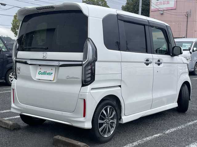 ホンダ Ｎ ＢＯＸ カスタム L 千葉県 2023(令5)年 1.7万km プラチナホワイトパール ナビＣＮ－ＨＥ０２Ｄ　バックカメラ　電動スライドドア　ＢＴ　フルセグＴＶ　ＤＶＤ　シートヒーター　ＥＴＣ　ホンダセンシング　電子パーキング　ブレーキホールド　レーダークルーズ　ドラレコ　ＬＥＤライト