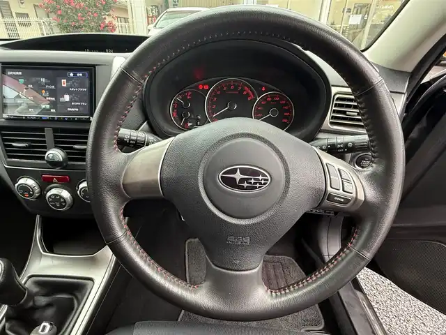 スバル インプレッサ 2．0GT 静岡県 2010(平22)年 5.4万km オブシディアンブラックパール 走行53149キロ（登録時）/5速マニュアル/4WD・ターボ/KENWOODナビ・地デジ/DVD再生可能/Bluetoothオーディオ/ETC/バックカメラ/ドライブレコーダー前後/D席パワーシート/スマートキー×2/プッシュスタート/HIDヘッドライト/フォグランプ/ウィンカードアミラー/純正17インチアルミホイール/電動格納ミラー/WエアB＋ABS/純正フロアマット/純正ドアバイザー/車両取説あり