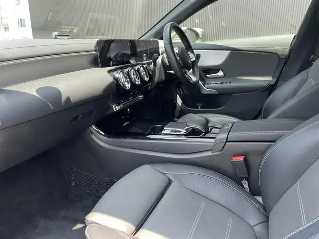 メルセデス・ベンツ ＣＬＡ２００ｄ AMGライン 長野県 2020(令2)年 4.2万km モハーベシルバー 純ナビ/革シート /純正18AW /ACC /LKA /BSM /Pシート/シートヒーター /サンルーフ /ドラレコ /全周囲カメラ /オートパーキング /レーダーセーフティパッケージ /アドバンスドパッケージ /アンビエントライト/MBUX/オートホールド/ワイヤレス充電