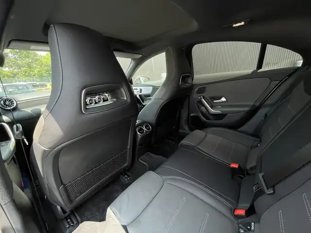 メルセデス・ベンツ ＣＬＡ２００ｄ AMGライン 長野県 2020(令2)年 4.2万km モハーベシルバー 純ナビ/革シート /純正18AW /ACC /LKA /BSM /Pシート/シートヒーター /サンルーフ /ドラレコ /全周囲カメラ /オートパーキング /レーダーセーフティパッケージ /アドバンスドパッケージ /アンビエントライト/MBUX/オートホールド/ワイヤレス充電