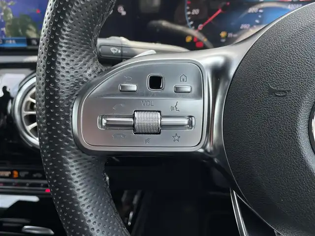 メルセデス・ベンツ ＣＬＡ２００ｄ AMGライン 長野県 2020(令2)年 4.2万km モハーベシルバー 純ナビ/革シート /純正18AW /ACC /LKA /BSM /Pシート/シートヒーター /サンルーフ /ドラレコ /全周囲カメラ /オートパーキング /レーダーセーフティパッケージ /アドバンスドパッケージ /アンビエントライト/MBUX/オートホールド/ワイヤレス充電